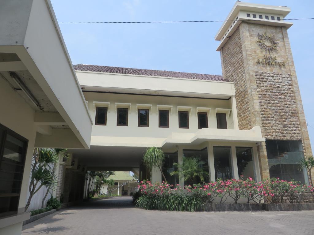 Adisurya Hotel Kediri  Luaran gambar