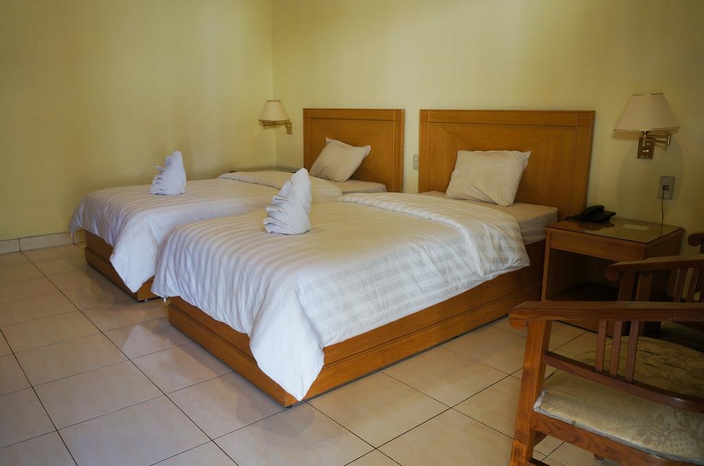 Adisurya Hotel Kediri  Luaran gambar