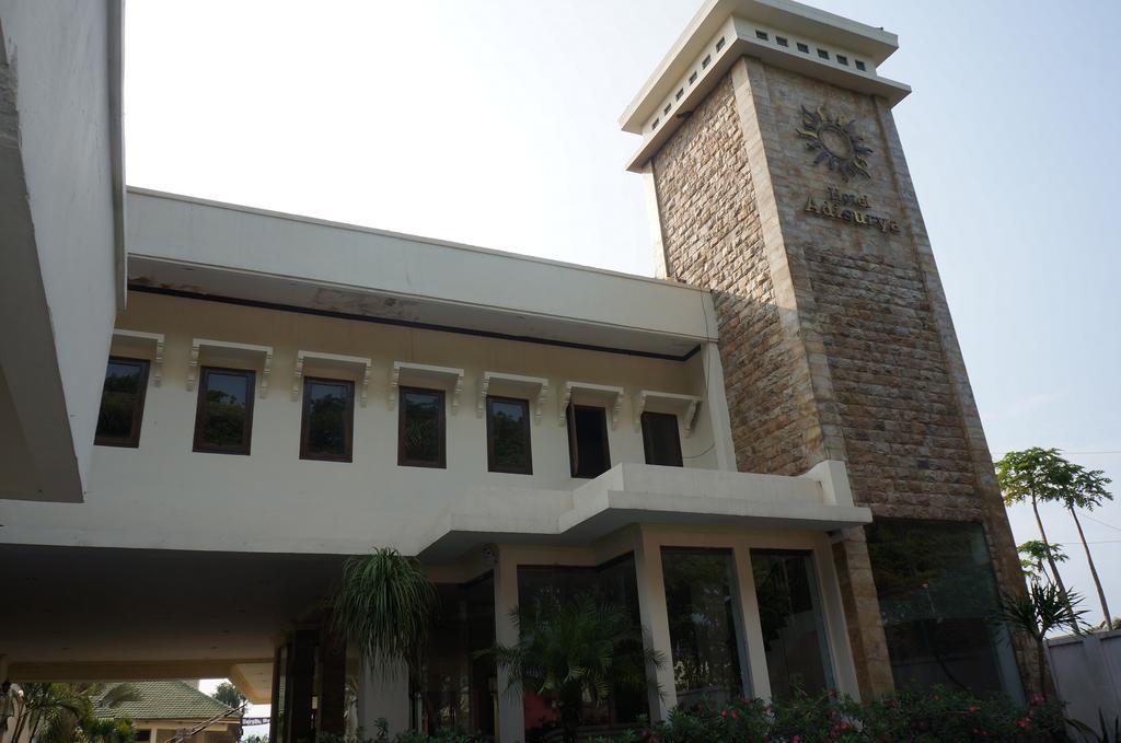 Adisurya Hotel Kediri  Luaran gambar